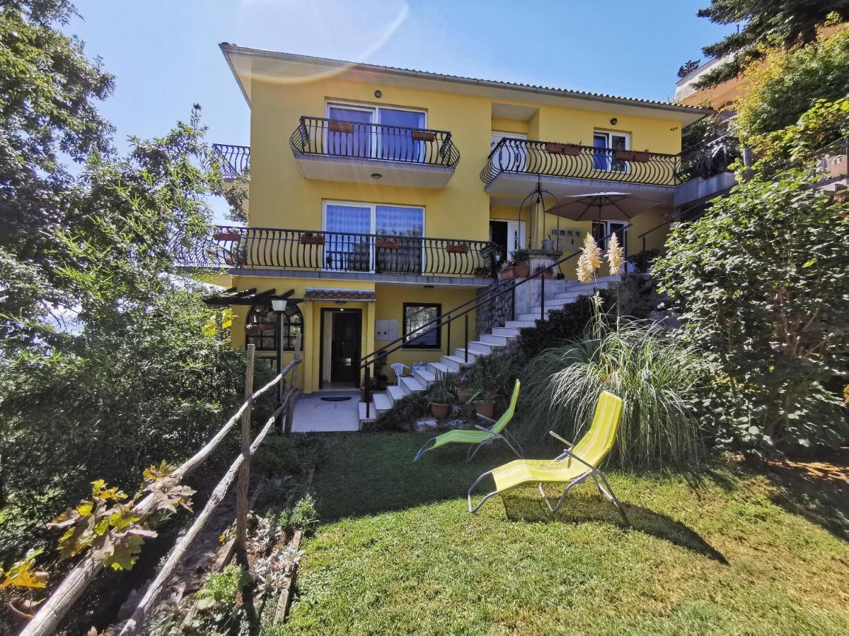 Apartment Delost Lovran Eksteriør billede